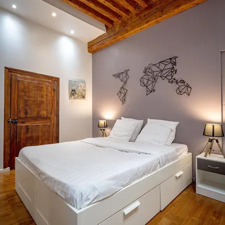 Apartmán L'ecrin De Chambery, Coeur De Centre Ville, Calme Et Espace Chambéry