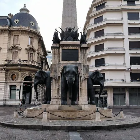 L'ecrin De Chambery, Coeur De Centre Ville, Calme Et Espace